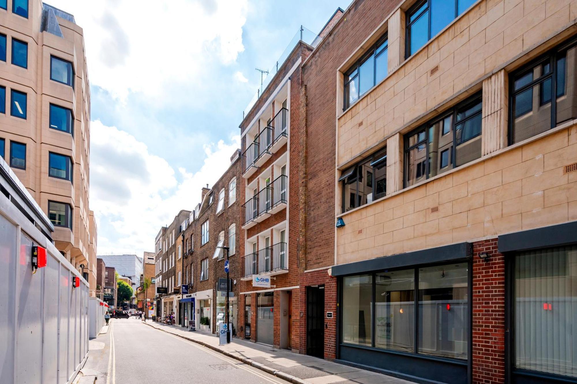 Welcome London - The Piazza Luaran gambar