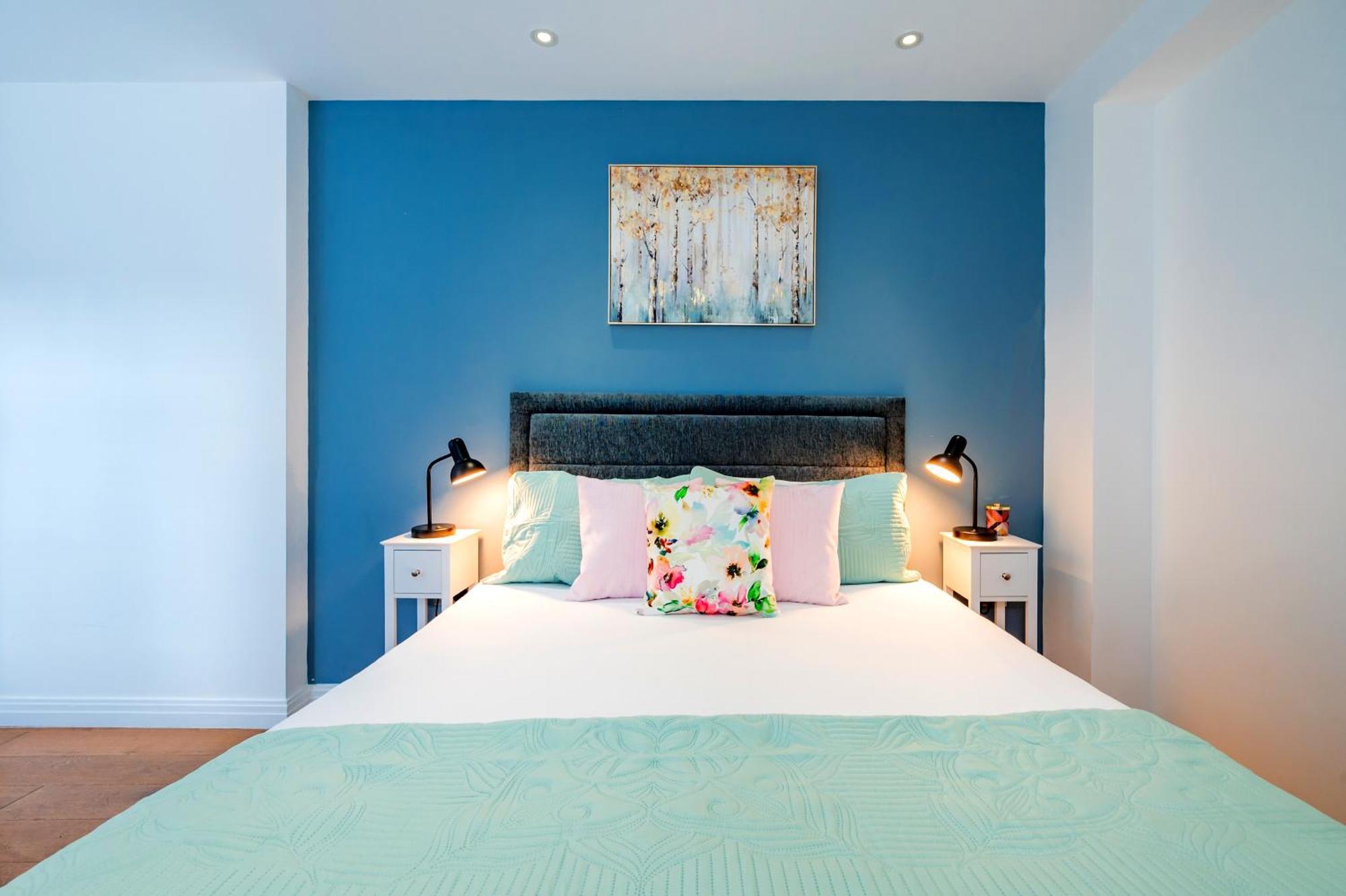 Welcome London - The Piazza Luaran gambar